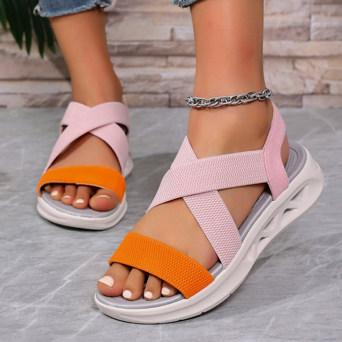 Sandalias con cuña 2025