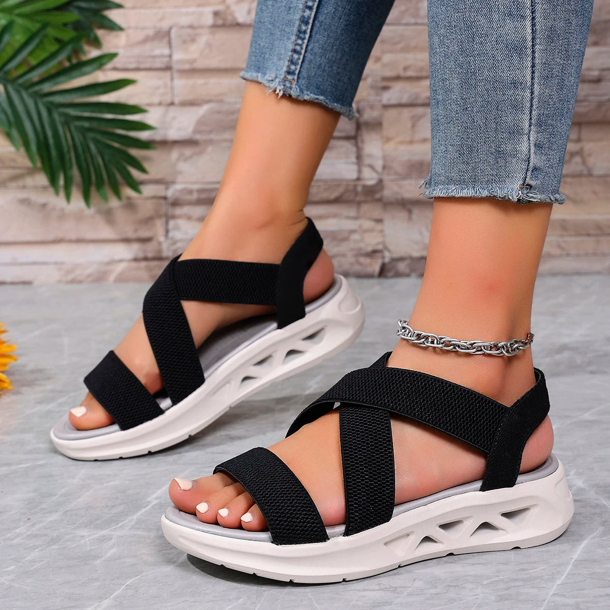 Sandalias con cuña 2025