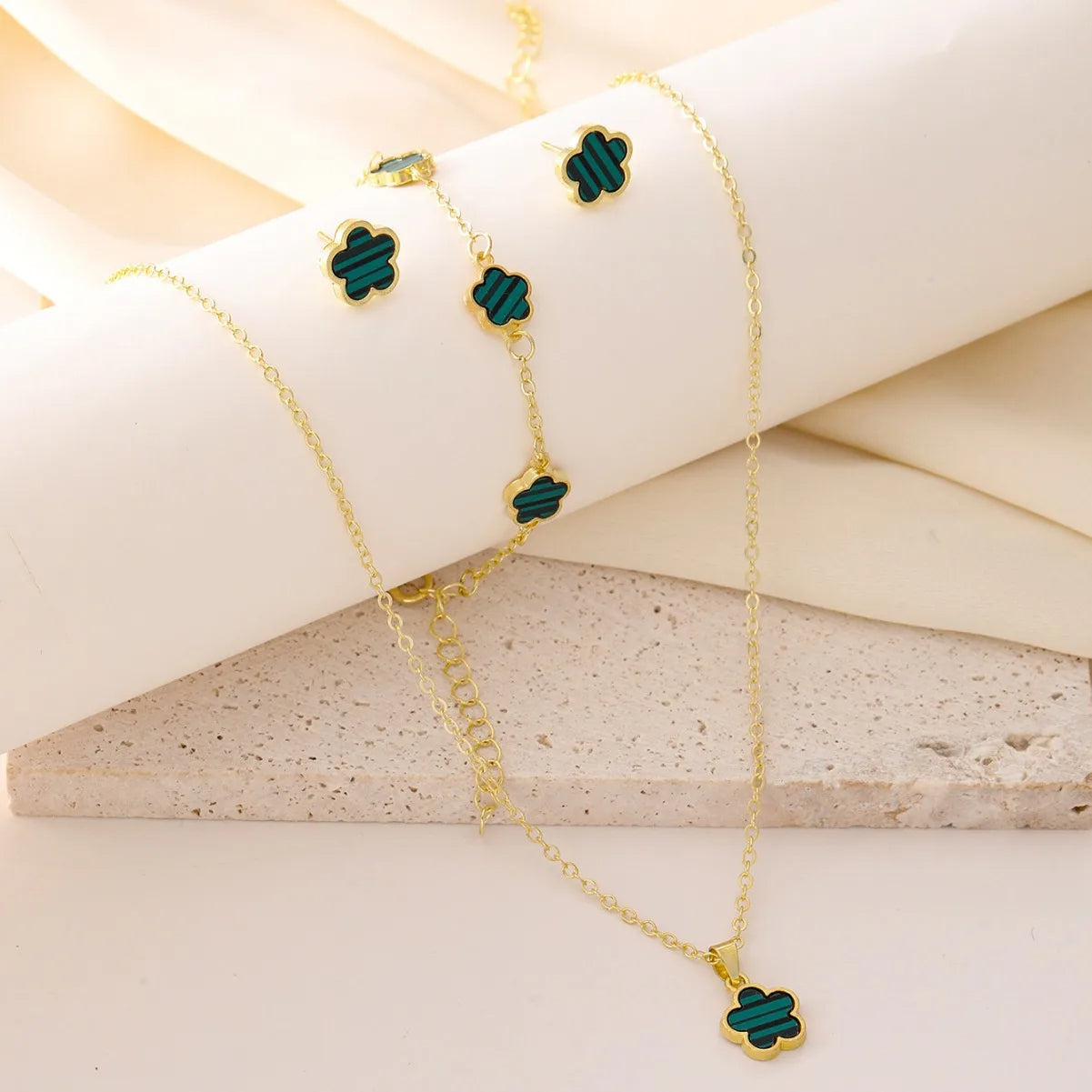 Conjunto de tres piezas