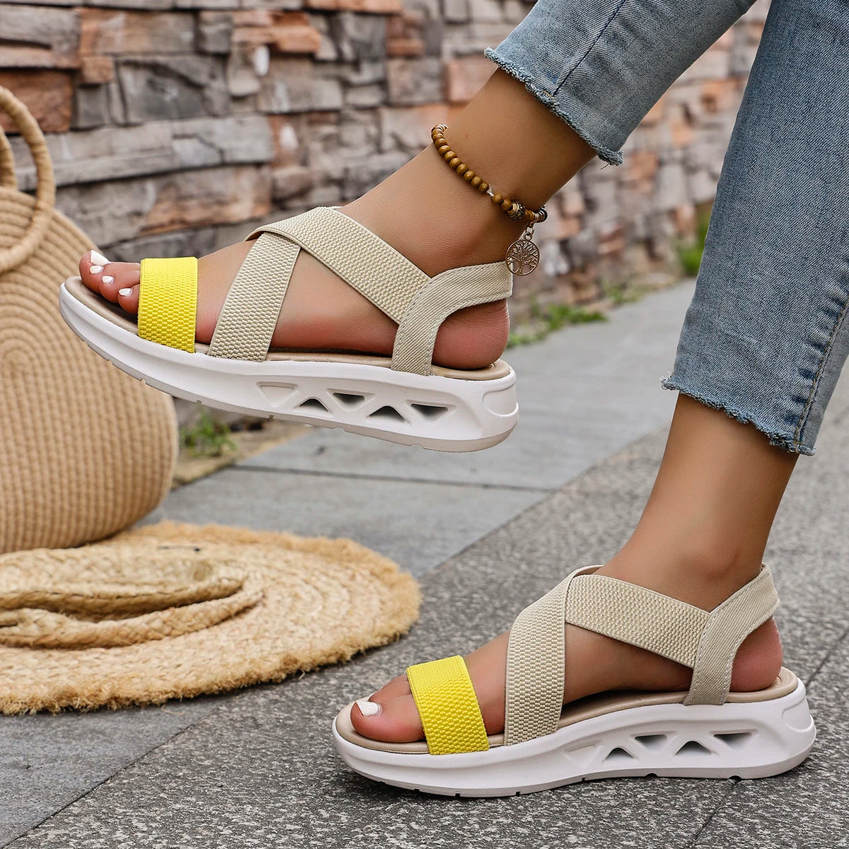 Sandalias con cuña 2025