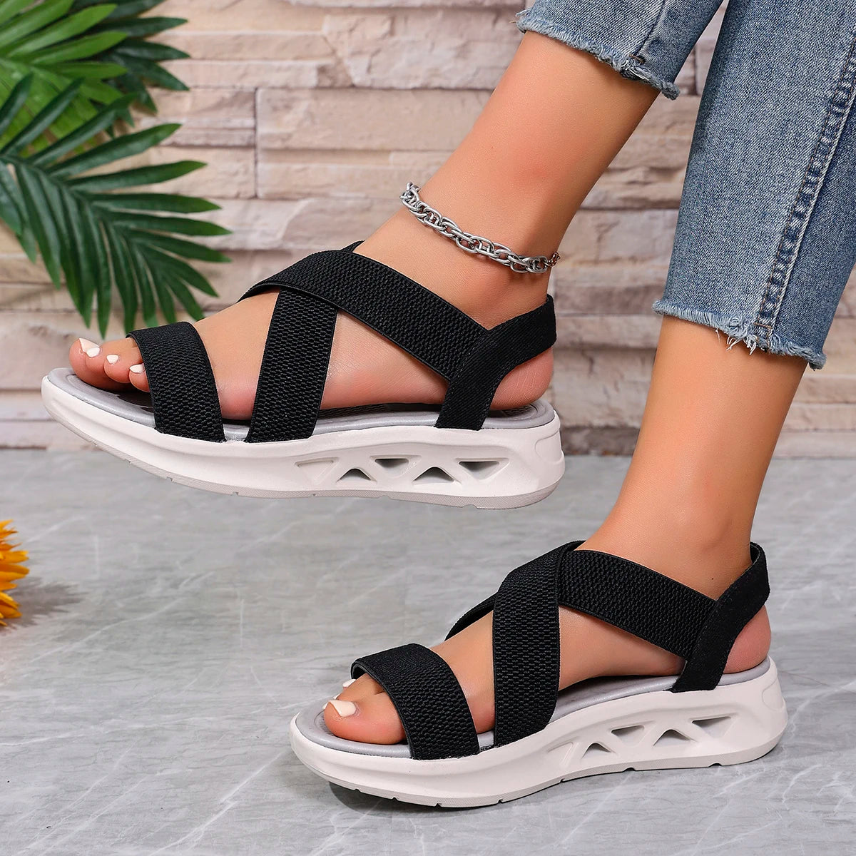 Sandalias con cuña 2025