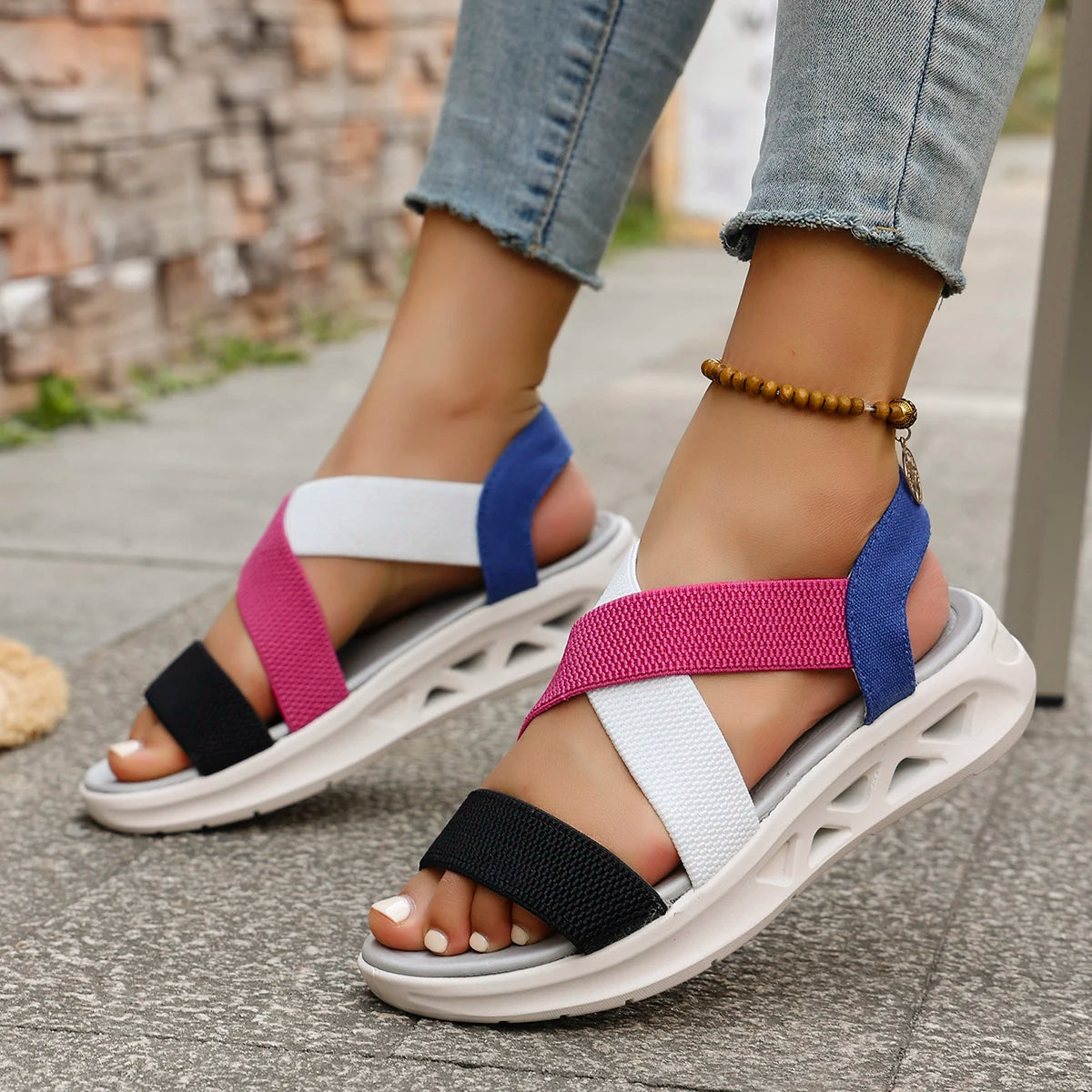 Sandalias con cuña 2025