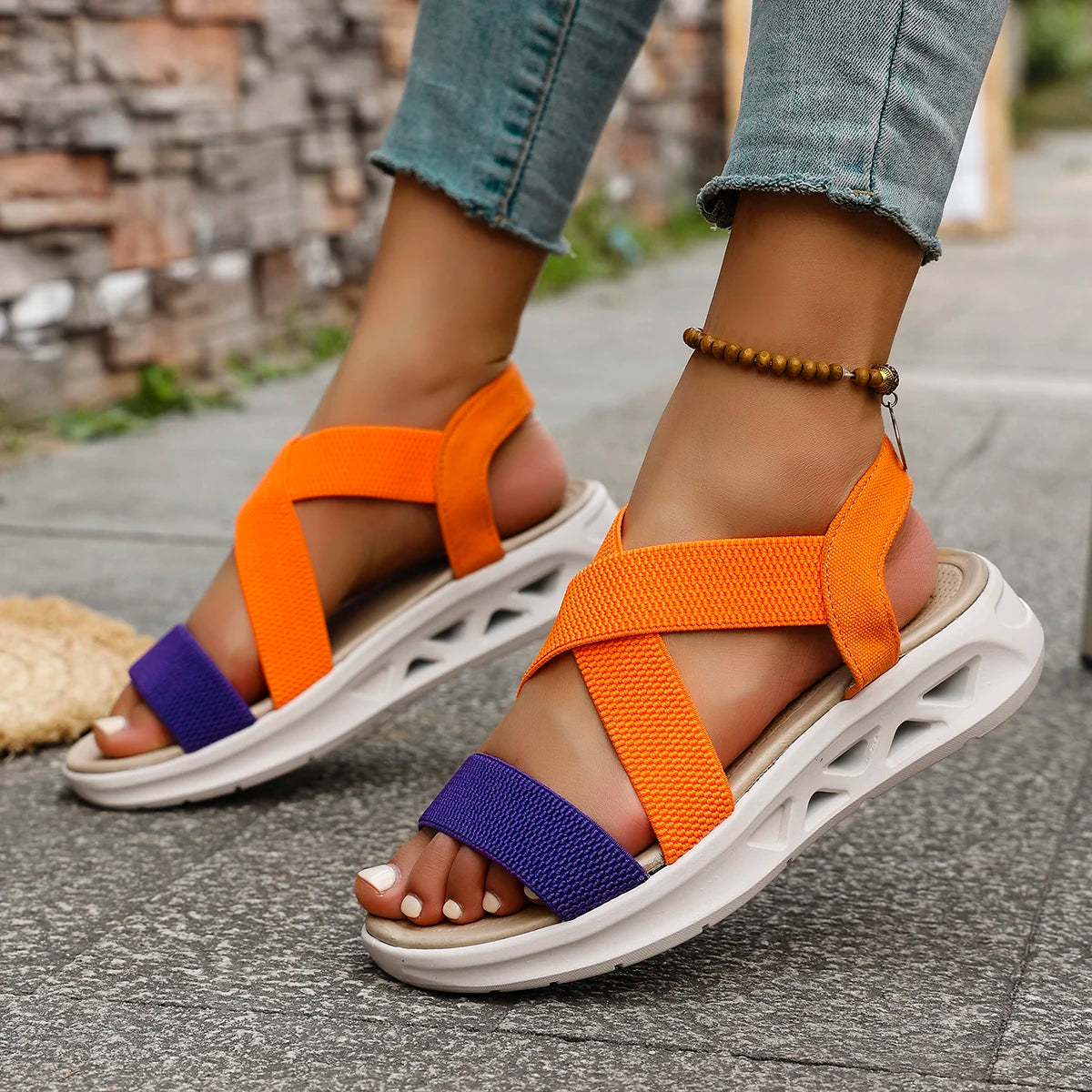 Sandalias con cuña 2025